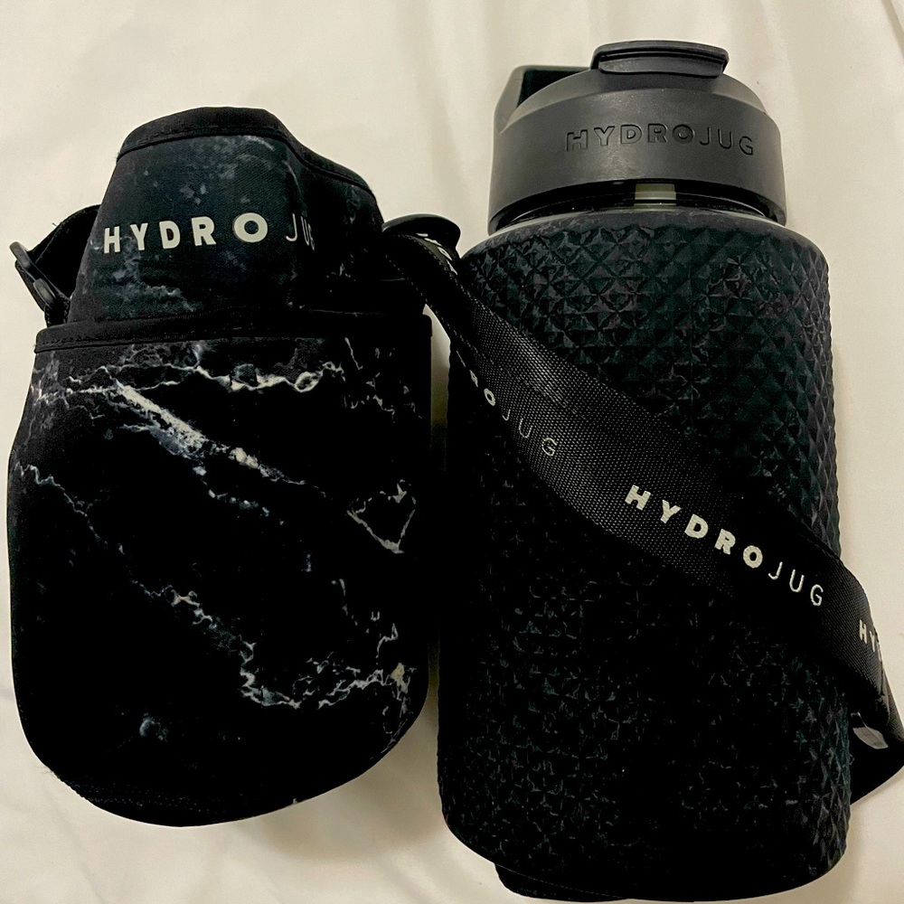 64 ounce hydrojug and neoprene holder